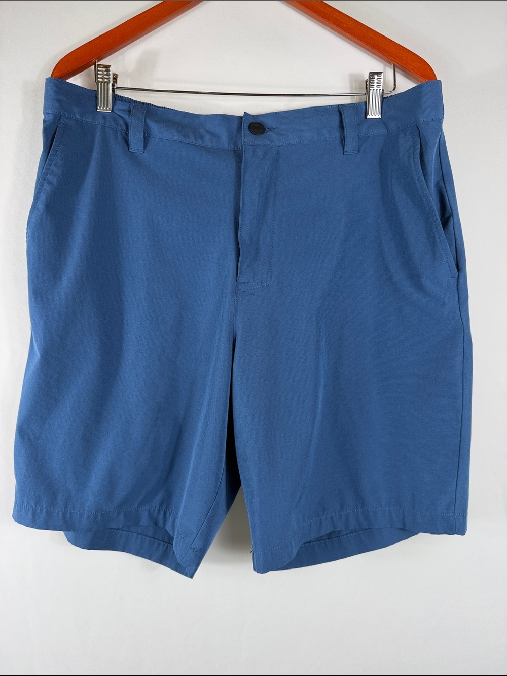 Banana Republic Men's Slate Blue Hybrid Shorts. Lightweight Size 38. Inseam 9 in